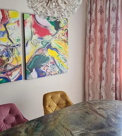 Stephen Apartman Konstanca
