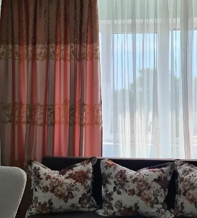 Stephen Apartman *
